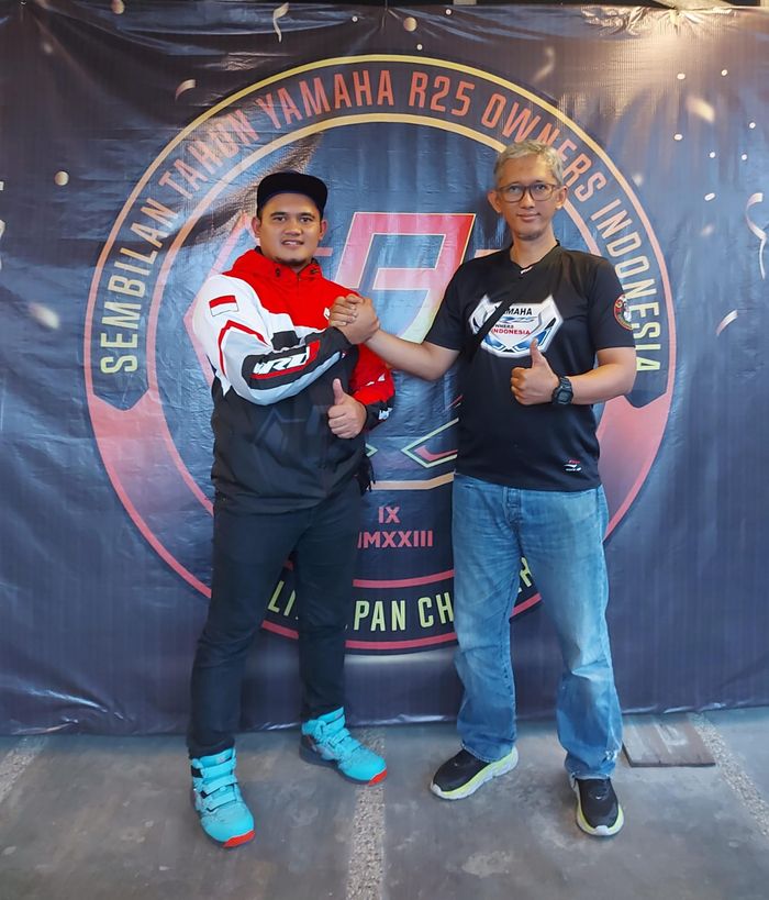 Wahyu Arjuna, Ketua Umum Nasional YROI (kiri) bersama Iwan Ranggadewa, Ketua YROI Balikpapan terpilih 2023-2025 (kanan)