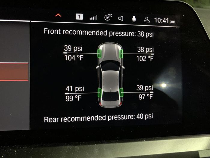 ILUSTRASI. Informasi flat tyre monitor RPA pada mobil BMW Seri 3