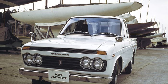 Toyota hilux generasi pertama yang meluncur 1968