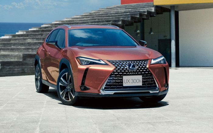 Lexus UX hybrid mendapatkan penyegaran di Jepang.