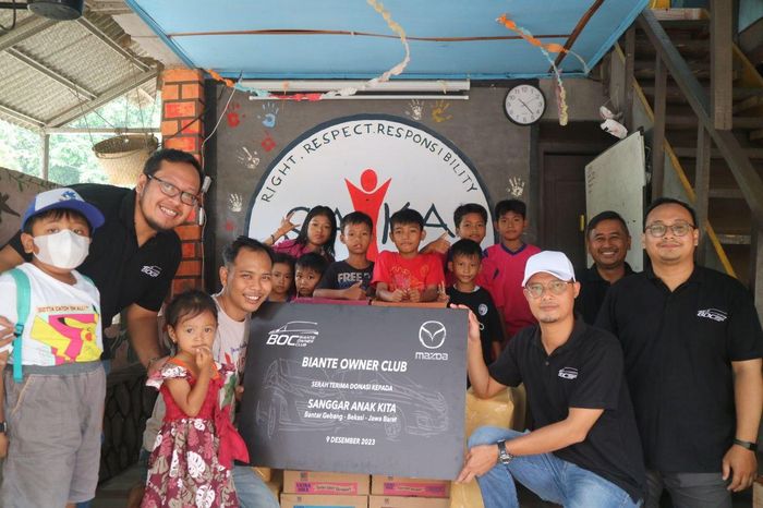 Bakti sosial Biante Owner Club untuk Sanggar Anak Kita, yang menyediakan pendidikan informal bagi anak-anak pemulung di sekitar TPST Bantar Gebang Bekasi.