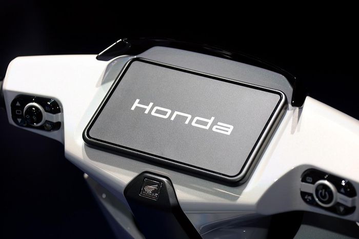 Layar speedometer Honda SC e: Concept dapat terhubung ke smartphone 