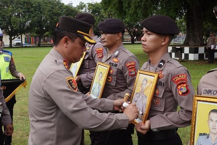 Upacara PTDH di Polres Lampung Tengah