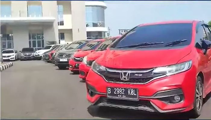 Deretan mobil barang bukti penangkapan Lengek Squad, mafia besar jual beli mobil bodong di Polda Jateng