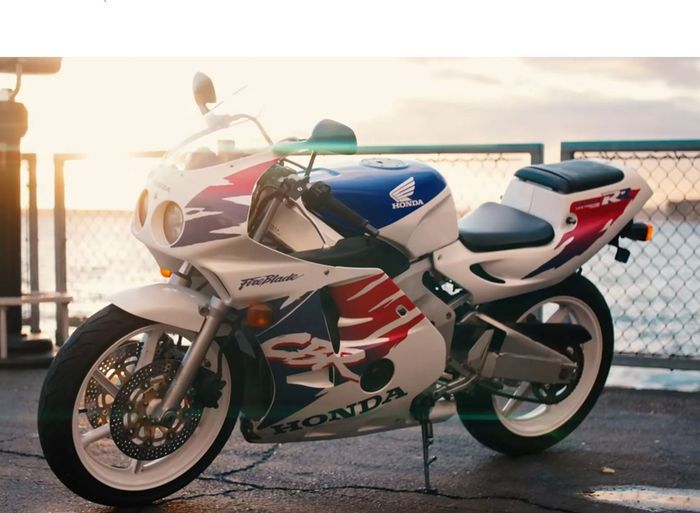 Honda CBR250RR MC22 livery tri colour