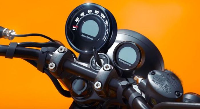 detail kokpit Royal Enfield Hunter 350