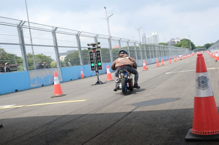 Kualitas aspal yang bagus dan mulus turut diapresiasi oleh peserta Ancol Jakarta Supersport Championship (AJSC) 2024 Round 1