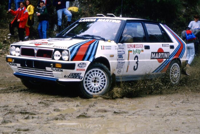 Pernah mensponsori berbagai tim balap, Martini Racing paling dikenal di dunia balap reli bersama Lancia.