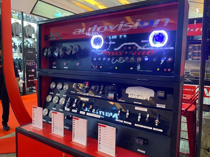 Beberapa contoh lampu dari Autovision