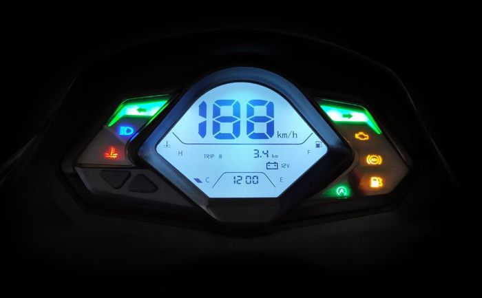 tampilan panel instrumen digital QJ Motor CTR 125