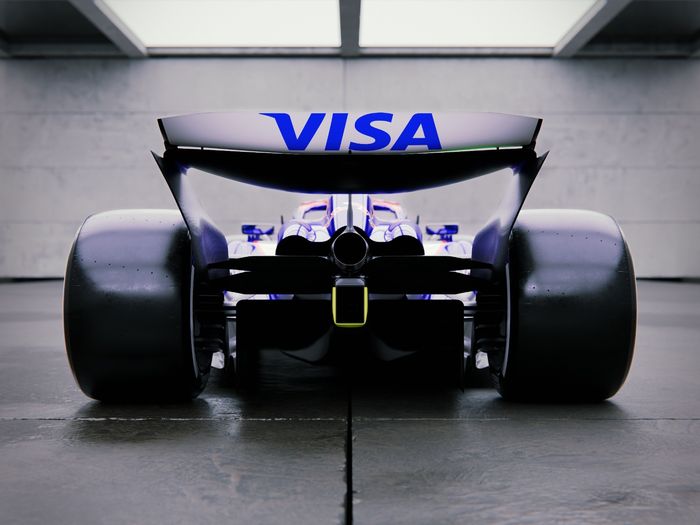 Tampak belakang mobil balap F1 dari tim Visa Cash App Racing Bulls