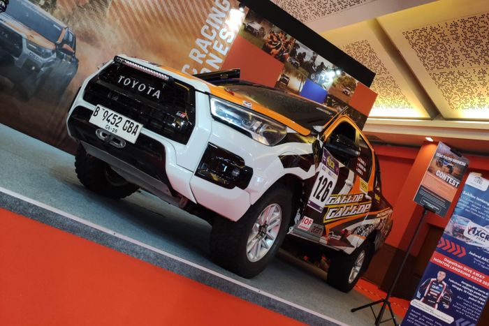 Toyota Hilux GR Sport kelas T2.2 DEXC Racing Indonesia yang akan berlaga di AXCR 2024 saat ditemui di IIMS 2024 lalu