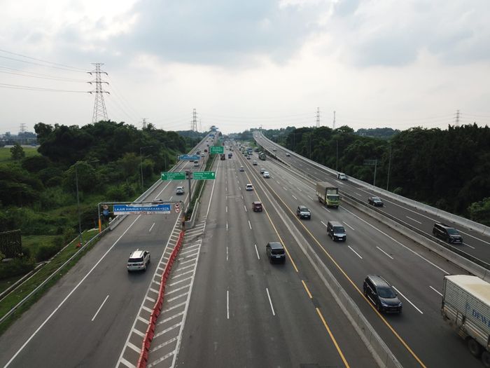 Jalan Tol Sheikh Mohammed bin Zayed (MBZ) atau Jakarta-Cikampek (Japek) II Elevated Ruas Cikunir-Karawang Barat