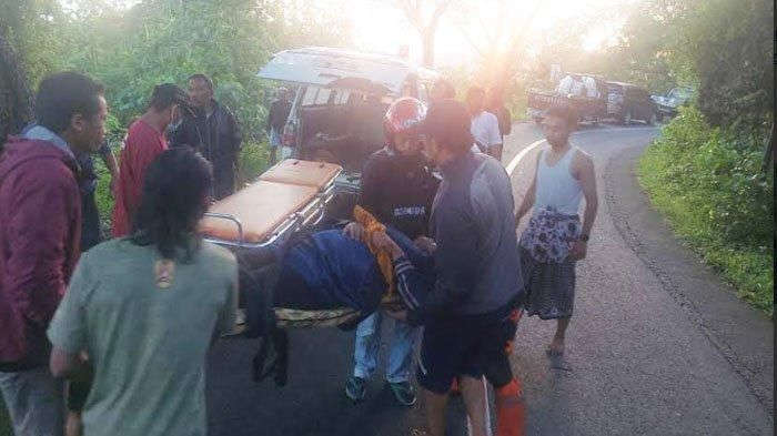 Korban Daihatsu Gran Max pikap muatan 6 orang terjun ke jurang 20 meter di desa Tumpakrejo, Kalipare, kabupaten Malang usai hadiri pengajian Gus Iqdam
