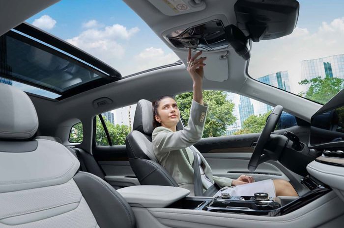 Ford Territory sudah standar dengan Panoramic Moonroof.