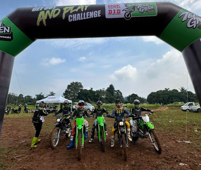 Acara terbuka untuk umum para pengguna motor trail Kawasaki