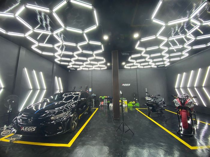 Aegis Autodetailing merupakan salon mobil dan juga melayani motor dengan layanan mulai dari nano ceramic coating, detailing interior dan eksterior, poles kaca dan antikarat