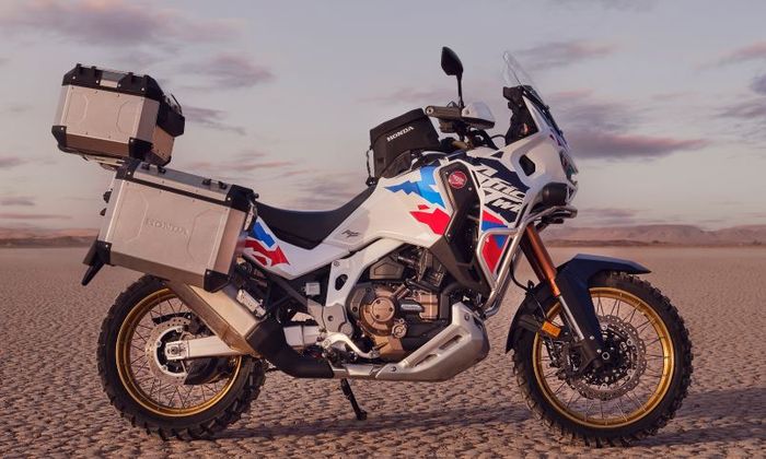 Honda Africa Twin Adventure Sport ES dengan aksesori lengkap