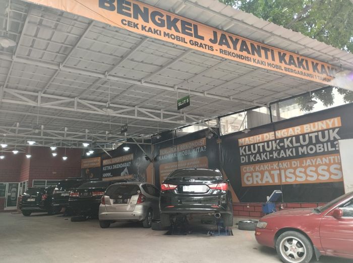 Rekondisi shock breaker mobil di bengkel Jayanti mulai Rp 600 ribu