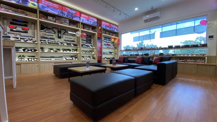 Aksesori yang tersedia di Otoproject Garage Bandung lengkap seperti pada cabang-cabang lainnya.