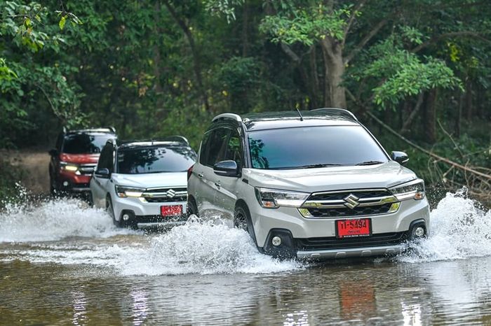 Secara eksterior, Suzuki XL7 Hybrid spek Thailand mirip dengan XL7 Zeta di Indonesia.