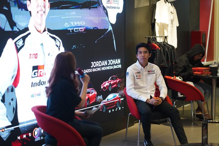 Jordan Johan, pembalap Toyota Gazoo Racing Indonesia (TGRI) di ajang balap touring nasional turut hadir memeriahkan acara