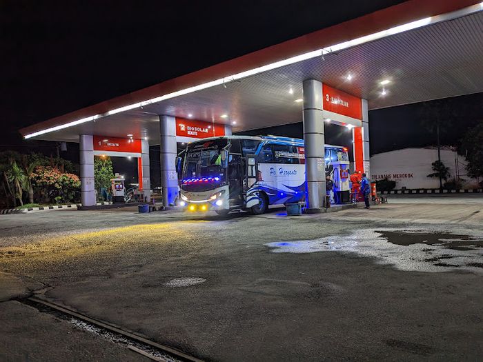 SPBU Jenarsari, Kendal, Jawa Tengah milik PO Haryanto