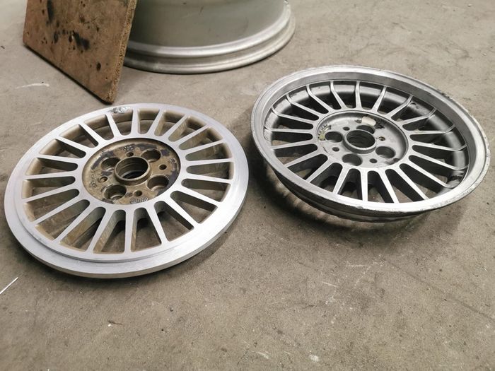 Pelek monoblok yang sudah &lsquo;dipotong&rsquo; dengan cara dibubut.