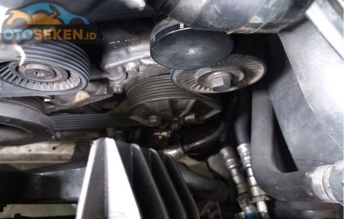 Bearing tensioner, water pump dan sebagainya di mesin bila mulai aus juga dapat menimbulkan suara berisik  