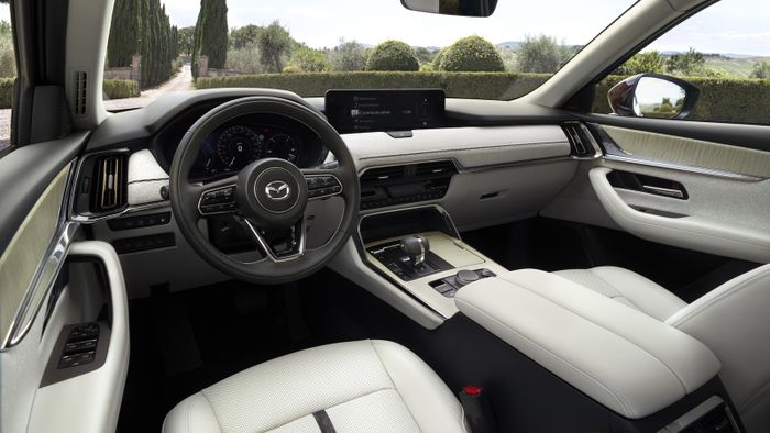 Interior Mazda CX-80.