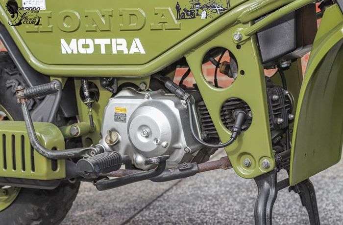 mesinnya memiliki kubikasi 49 cc seperti motor bebek