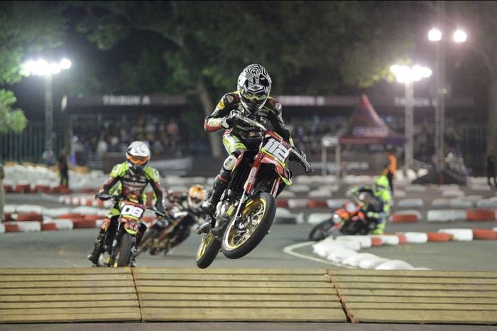 Sirkuit non permanen di Lapangan Stadion Mandala Krida, Yogyakarta siap jadi tuan rumah gelaran seri perdana gelaran Superchallenge Supermoto Race 2024 Seri Kejurnas