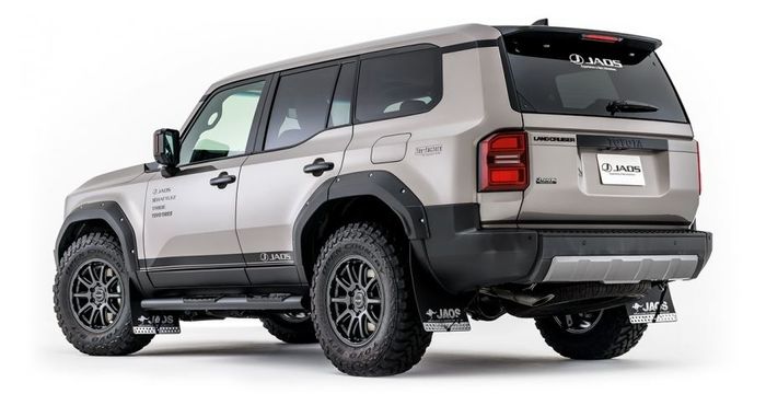 bagian belakang Toyota Land Cruiser Jaos Style
