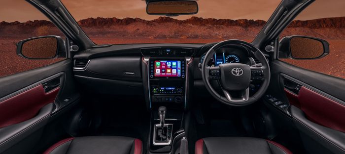 Interior Toyota Fortuner 2.8 48V