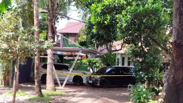 Penampakan rumah mewah di Jalan Mampang Prapatan IV, Jakarta Selatan yang menjadi lokasi tewasnya seorang anggota Polresta Manado, Brigadir Ridhal Ali Tomi (RAT) terpantau sepi aktivitas, Sabtu (27/4/2024).