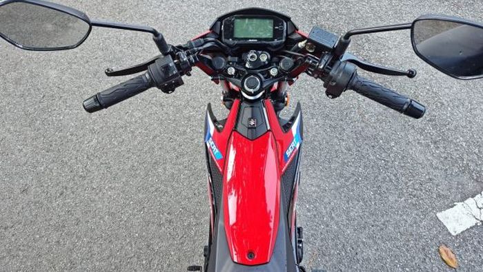 tampilan kokpit Suzuki Raider R150Fi