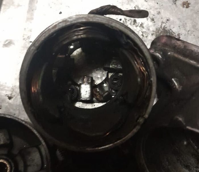 Ilustrasi. Kondisi sepul dinamo starter alias arang yang terbakar