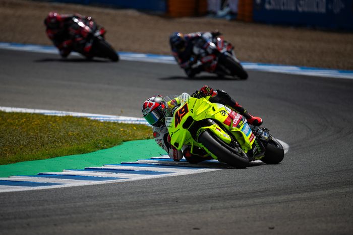 P7 milik Fabio Di Giannantonio menjadi 10 besar pertamanya di MotoGP Spanyol 2024, sebelumnya ia bertengger di P18 dan P12 pada 2022 dan 2023.