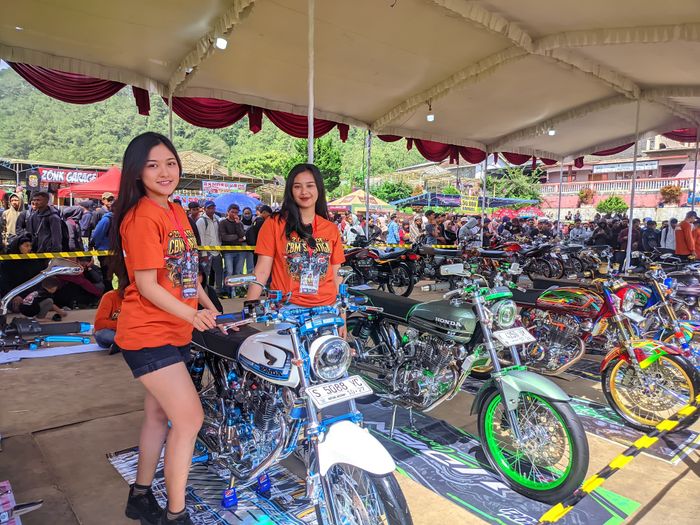 Penjurian dan sesi foto kontes modifikasi