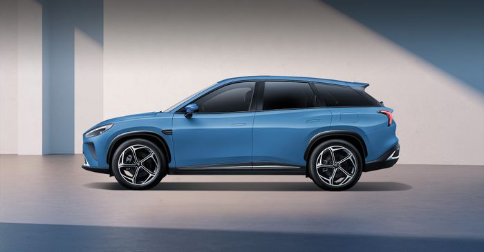 Salah satu pilihan warna Neta L adalah Particle Blue.