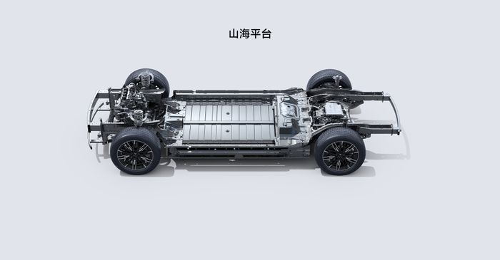 Neta L memiliki penggerak EREV yang diklaim bisa menempuh jarak 1.300 km.