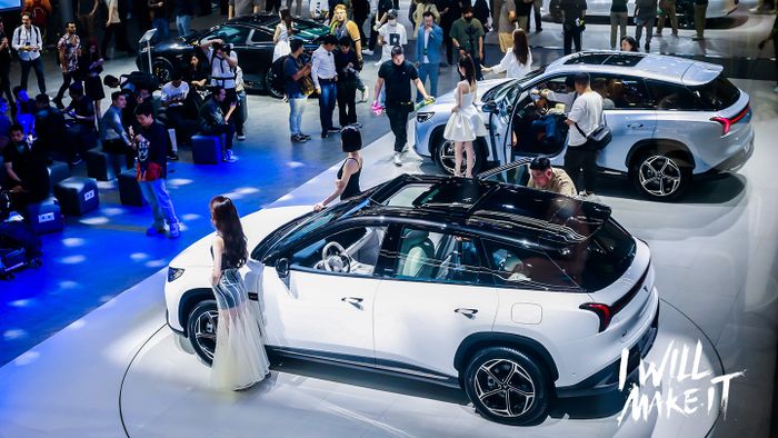 Neta L di ajang Auto China 2024.