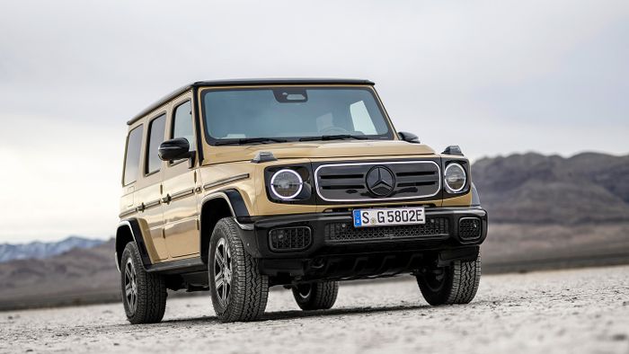 Mercedes-Benz G580 with EQ Technology mendapatkan empat motor listrik penggerak semua roda.