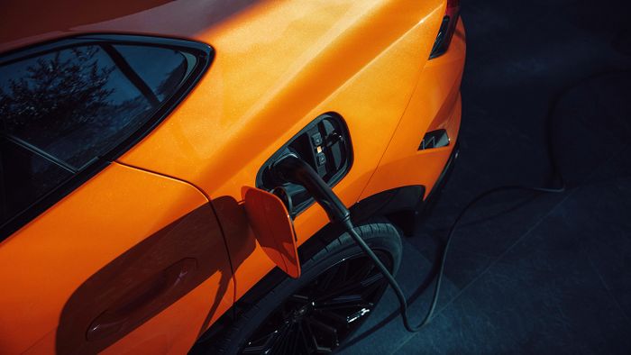 Lamborghini Urus SE memiliki sistem PHEV.