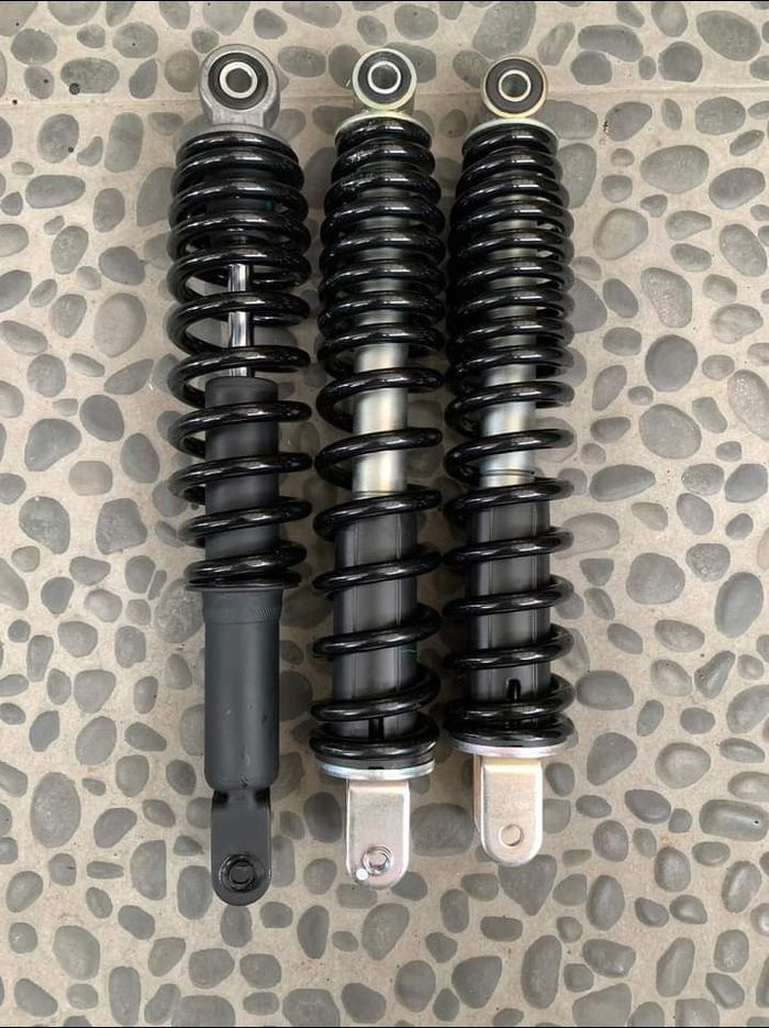 Suzuki Burgman Street 125EX (kiri) berukuran 330 mm, Address 320 mm dan Nex II 310 mm