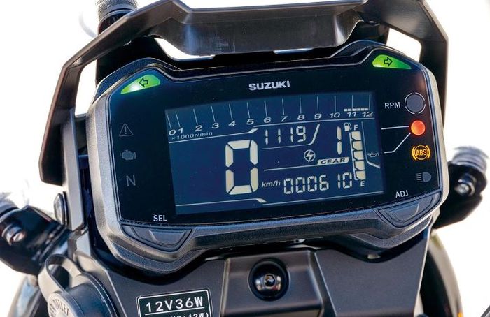 tampilan panel instrumen Suzuki V-Strom 250