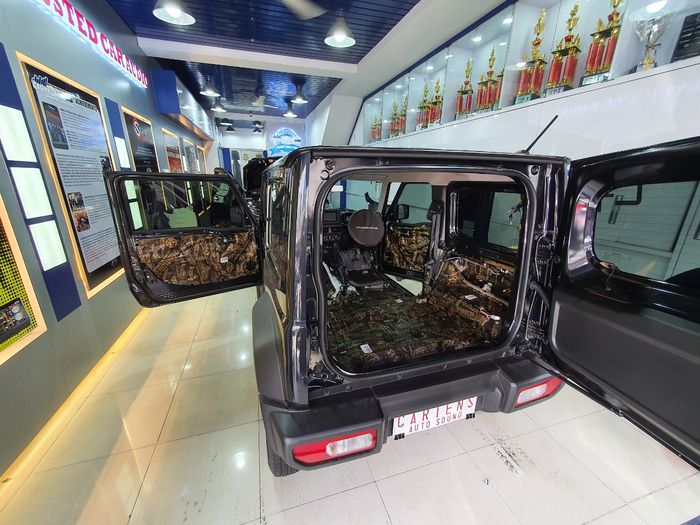 Full peredam dari pintu sampai lantai di Suzuki Jimny JB74