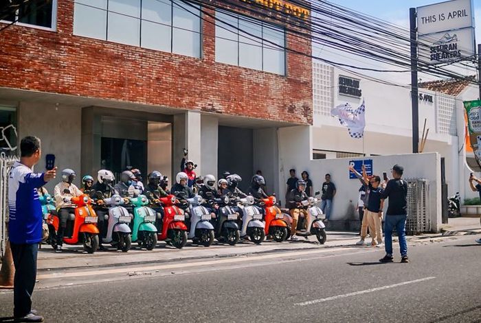 para peserta Clan of Classy dilepas di Cosan Cafe Seturan, Yogyakarta