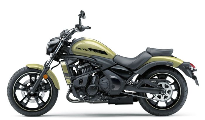 Kawasaki Vulcan S 2024 hanya memiliki pilihan warna Pearl Sand Khaki