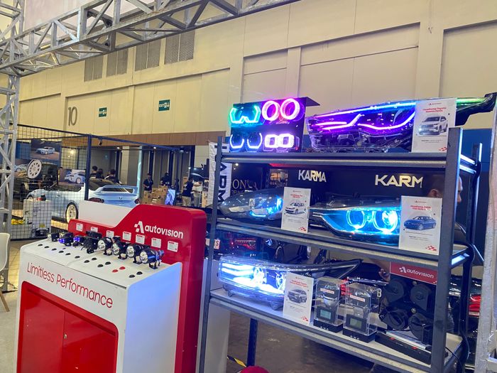 Beberapa jenis lampu yang dipamerkan di booth Autovision